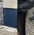 Homem fantasiado de presidiário é preso por porte ilegal de arma no RJ.  Foto: Divulgação