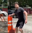 Danilo Gentili tem ataque de fúrias com obras na rua de casa  Foto: Reprodução