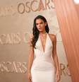 Bruna Marquezine no 97º Oscar  Foto: Chelsea Guglielmino/FilmMagic