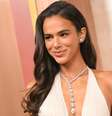 Bruna Marquezine no Oscar   Foto: Reprodução/Instagram/@donatella_versace / Elas no Tapete Vermelho