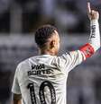  Foto: Divulgação/Santos - Legenda: Neymar brilha em cobrança de falta / Jogada10