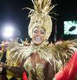 Érika Januza chega para o desfile da Viradouro na Sapucaí  Foto: Anna Giullia/AGNews