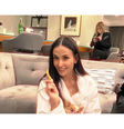 Afogando as mágoas? Demi Moore lida com derrota no Oscar de um jeito inusitado!.  Foto: Reprodução, Instagram @buuski / Purepeople