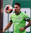 O jogador Paulinha foi visto aos beijos com uma loira e, pouco depois, com uma morena.  Foto: Reprodução/Redes sociais/Divulgação/Palmeiras