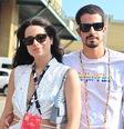 Sophia Raia e Enzo Celulari foram à apuração dos desfiles do Rio de Janeiro  Foto: Agnews - torcida da beija flor comemora título em dente ao barracão da escola na cidade do samba Marcelo Sá Barretto e Leo Franco/AgNews