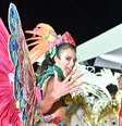Alane Dias após desfile da Grande Rio  Foto: Marcelo Sa Barretto/AgNews