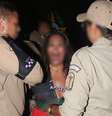 Mulher foi presa após morder pessoas e tentar morder guardas municipais na Sapucaí  Foto: Rogério Fidalgo/AgNews