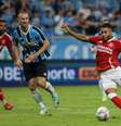  Foto: Ricardo Duarte / Internacional - Legenda: Dupla Gre-Nal teve modificações relevantes em suas equipes entre os dois clássicos até aqui da temporada / Jogada10