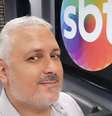 Experiente e querido pelos colegas de TV, Emerson Tchalian foi cortado do SBT sem motivo aparente  Foto: Reprodução
