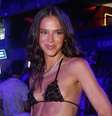 Corpo magro de Bruna Marquezine foi alvo de ataques à atriz na web: 'Não tenho menor interesse de nenhum comentário'.  Foto: BrazilNews / Purepeople