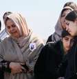 Funerais foram realizados para as centenas de mortos  Foto: Reuters / BBC News Brasil
