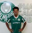 Lucas Evangelista, anunciado nesta sexta-feira, 14, é o novo reforço do Palmeiras  Foto: Cesar Greco/Palmeiras - Legenda: Palmeiras anuncia a contratação do meia Lucas Evangelista / Jogada10