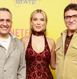 Millie Bobby Brown e os diretores Anthony e Joe Russo  Foto: Van Campos/AgNews
