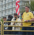 Bolsonaro discursa em ato na orla de Copacabana  Foto: Reprodução/Youtube AuriVerde Brasil