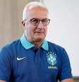  Foto: Rafael Ribeiro/CBF - Legenda: Dorival Júnior em entrevista à CBF TV antes dos duelos com Colômbia e Argentina / Jogada10
