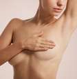A cirurgia de explante é um procedimento que vem ganhando muitas adeptas, principalmente entre as que tiveram silicone nas mamas por anos  Foto: Revista Malu
