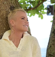Xuxa revela ter feito implante capilar e espera inspirar outras mulheres: ‘Quero muito que o meu dê certo’  Foto: Reprodução/Instagram