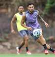  Foto: Arthur Barreto / BFR - Legenda: Alex Telles concedeu entrevista aos repórteres após treino do Botafogo / Jogada10