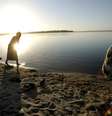 O Lago Chade outrora proporcionou meios de subsistência adequados para 20 milhões de pessoas na África, mas perdeu 90% de sua área de superfície em 30 anos devido à falta de cooperação entre os países no seu entorno, com graves consequências para a população da região AP Photo/Christophe Ena  Foto: The Conversation