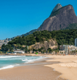 Visão da praia do Leblon, na zona sul do Rio de Janeiro  Foto: Divulgação