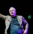 Jim Kerr, do Simple Minds, em 2024  Foto: Sergione Infuso / Corbis via Getty Images / Rolling Stone Brasil