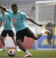  Foto: Lucas Figueiredo/CBF - Legenda: Alex Sandro mira duelo contra Argentina / Jogada10