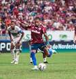 Marinho cobrando pênalti   Foto: Leonardo Moreira/Fortaleza / Esporte News Mundo
