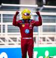 Lewis Hamilton celebra vitória na Sprint Race  Foto: Reprodução / Scuderia Ferrari HP