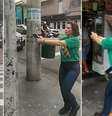 Deputada federal Carla Zambelli (PL-SP) com arma em punho durante confusão em São Paulo  Foto: Reprodução/Instagram / Estadão