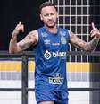  Foto: Raul Baretta/ Santos FC. - Legenda: Neymar está confiante em sua recuperação e afirma não sentir dores / Jogada10