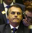 Ex-presidente Jair Bolsonaro e deputada Carla Zambelli durante sessão solene em homenagem ao ator Carlos Alberto de Nóbrega, na Câmara dos Deputados  Foto: Marcelo Camargo/Agência Brasil -  29.05.2019