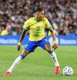 Raphinha em ação pela seleção brasileira  Foto: MIGUEL PESSOA / Estadão Conteúdo