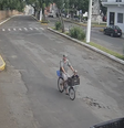 Pai andou de bicicleta com filho em cesta antes de arremessar criança de ponte  Foto: Divulgação/Polícia Civil