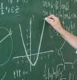Imagem mostra pessoa desenhando função matemática.  Foto: Freepik