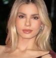 Camila Queiroz abre o jogo sobre pressão estética: 'Deveria colocar silicone'  Foto: Reprodução/ Instagram / Contigo