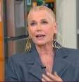 Xuxa foi diagnosticada com alopecia androgenética, e devido à perda de cabelo, decidiu raspar a cabeça  Foto: Reprodução/TV Globo