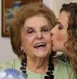Dona Risoleta com a neta Micaela Góes no GNT: simpatia e ótimas dicas  Foto: Reprodução