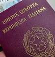 Segundo governo, a medida visa combater a 'comercialização de passaportes italianos'  Foto: Getty Images / BBC News Brasil