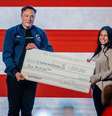 Este cheque foi entregue para Ekaterina Diestler  Foto: Getty Images / BBC News Brasil