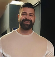 Luto! Morre aos 44 anos, Vittorio Pirbazari, fisiculturista e ator de série da Netflix  Foto: Reprodução/ Instagram / Contigo