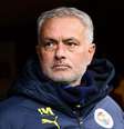 Foto: Reprodução - Legenda: Mourinho beliscou o nariz de técnico do Galatasaray após eliminação do Fenerbahçe nas quartas de final da Copa da Turquia / Jogada10