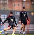  Foto: Divulgação - Legenda: Jogadores do Barcelona durante treinamento da equipe / Jogada10