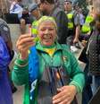 Neuza de Almeida, de 73 anos, foi sozinha de Sorocaba para São Paulo para participar do ato pró-Bolsonaro  Foto: Sofia Pilagallo/Terra