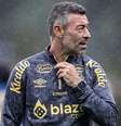 Pedro Caixinha durante treino   Foto: Raul Baretta/Santos FC / Esporte News Mundo