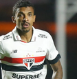 Luiz Gustavo, jogador do São Paulo, deve ter alta de hospital ainda essa semana  Foto: Getty Images