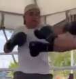 Prefeito nocauteia secretário municipal da Educação durante luta de boxe na Bahia.  Foto: Reprodução/Redes sociais 