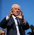 Peter Navarro é considerado um dos principais mentores do 'tarifaço' de Donald Trump  Foto: Getty Images / BBC News Brasil