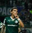 Richard Rios manda torcida fazer silêncio  Foto: Estadão Conteúdo/VINICIUS NUNES