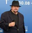 James Toback em 2017 em Veneza, Itália. Cineasta foi condenado a pagar multa bilionária por crimes sexuais  Foto: Elisabetta A. Villa/WireImage/ Via Getty Images