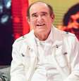 Há 45 anos, Renato Aragão admitiu diferença na educação com a filha Juliana Aragão: 'Tratada com mais...'.  Foto: Divulgação/TV Globo / Purepeople